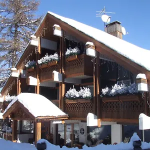 https://hotel-ecureuil.fr-provencehotel.com